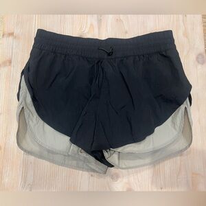 Peloton running shorts - size large